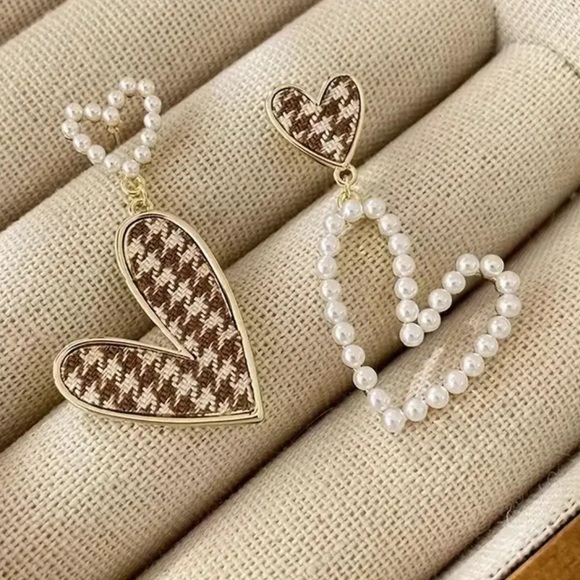 Jewelry - Boho Pearl Heart Stud Dangle Earrings
